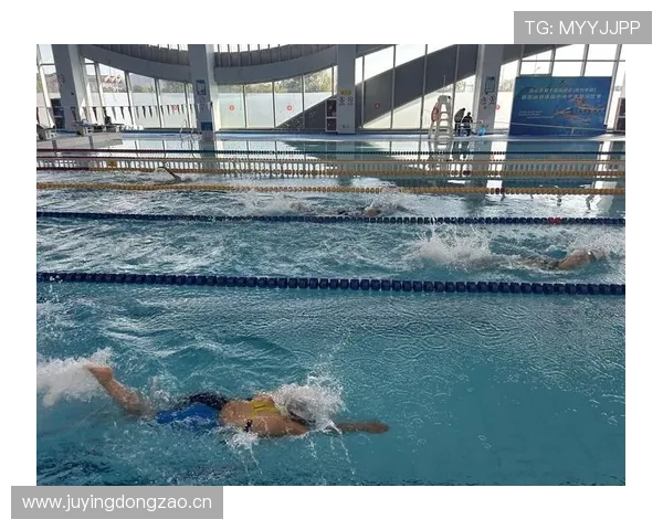 《游泳明星专访：畅谈赛场辉煌与背后的拼搏故事》