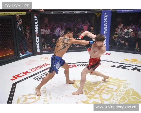 燃爆全场的MMA格斗瞬间展现力量速度与意志的极限对决